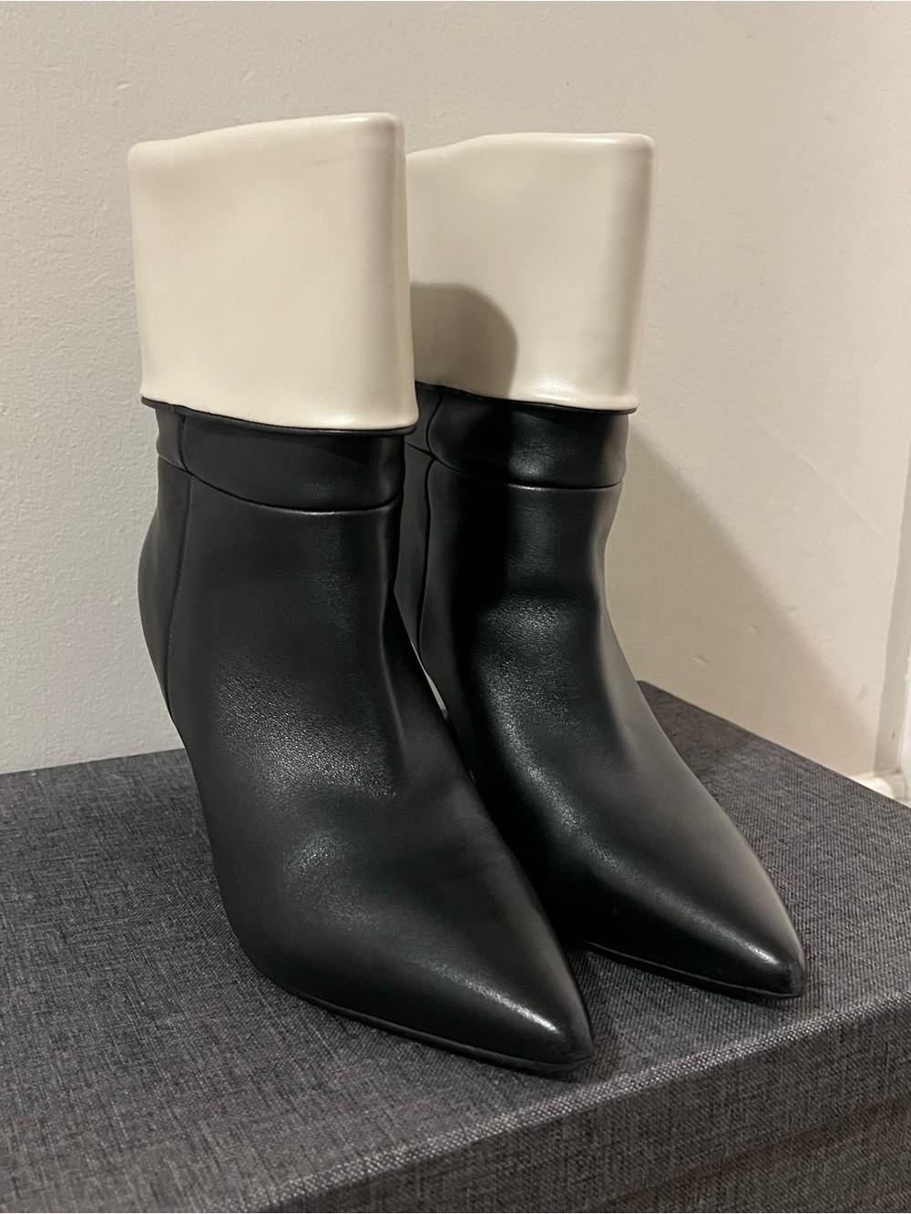 Nine West Bayli Cuffed Pointy Toe Dress Booties | Size W 9